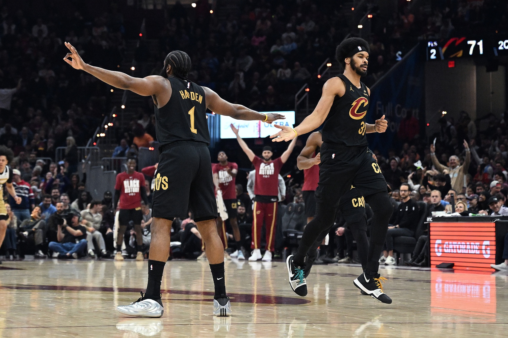 世界杯比赛直播平台-哈登加盟让骑士重燃信心！他和米切尔能否在季后赛各自实现突破？