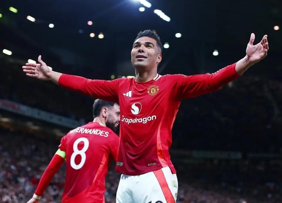 世界杯高清直播下载-祝好！曼联官宣巴西悍腰赛季后离队 低谷中带来2冠居功甚伟