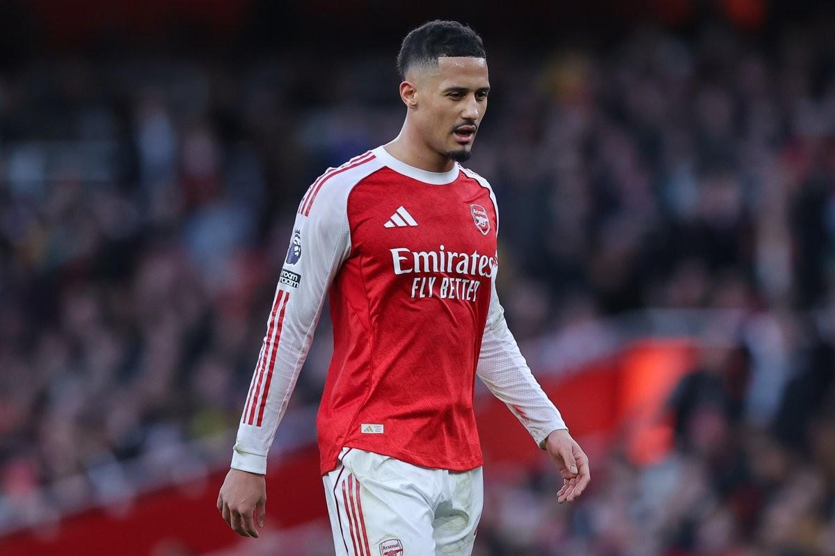 世界杯比赛直播平台-记者：萨利巴因轻微脚踝扭伤缺阵，只是出于预防考虑