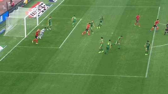 【中超】洛佩斯2球吕文君破门 海港3比1送国安2连败