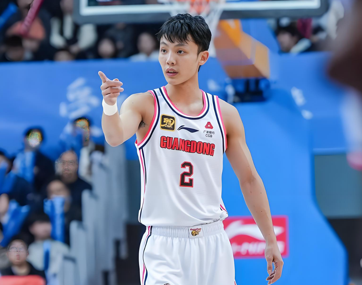 世界杯直播app官方入口-名记：广东队阵容发生大变化，杜锋弃用2人，重用2人