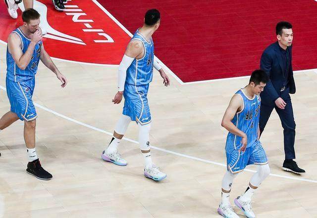 【体坛篮球秀】拿什么来爱你，我的CBA？！